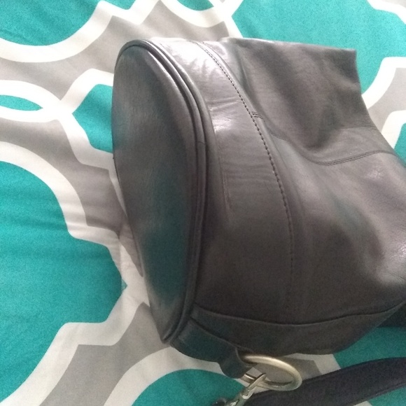 Tano Black Leather Bucket Bag-EUC - Picture 7 of 8